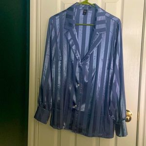 Smooth striped button down